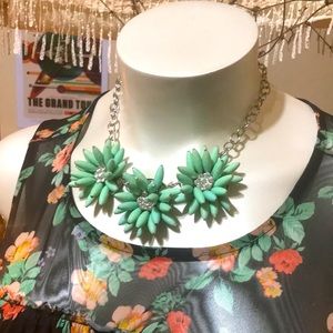 Pistachio Mint Flower Bling Necklace EUC